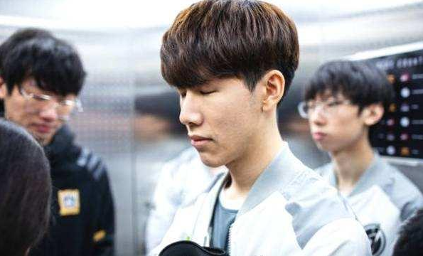 LOL:Theshy回韩国军检,IG战队MSI怎么办? LOL:Theshy回韩国军检,IG战队MSI怎么办?