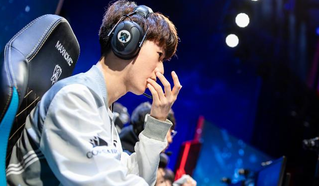 LOL春季赛:Theshy成为常规赛单杀王,上场27次完成18次单杀! LOL春季赛:Theshy成为常规赛单杀王,上场27次完成18次单杀!