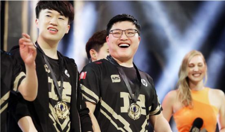 LOL：LPL赛区掀起“经理离职潮”?RNG经理现宣布离职!