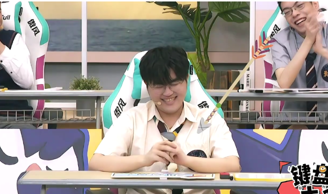 姿态与Letme相互吐槽,互有攻防笑点不断 姿态与Letme相互吐槽,互有攻防笑点不断