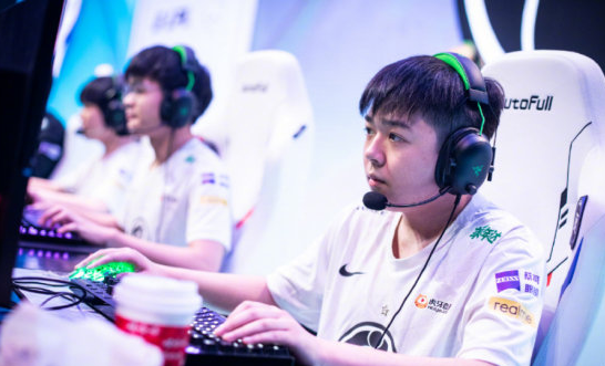 LPL夏季赛周末日：iG与FPX迎来巅峰对决