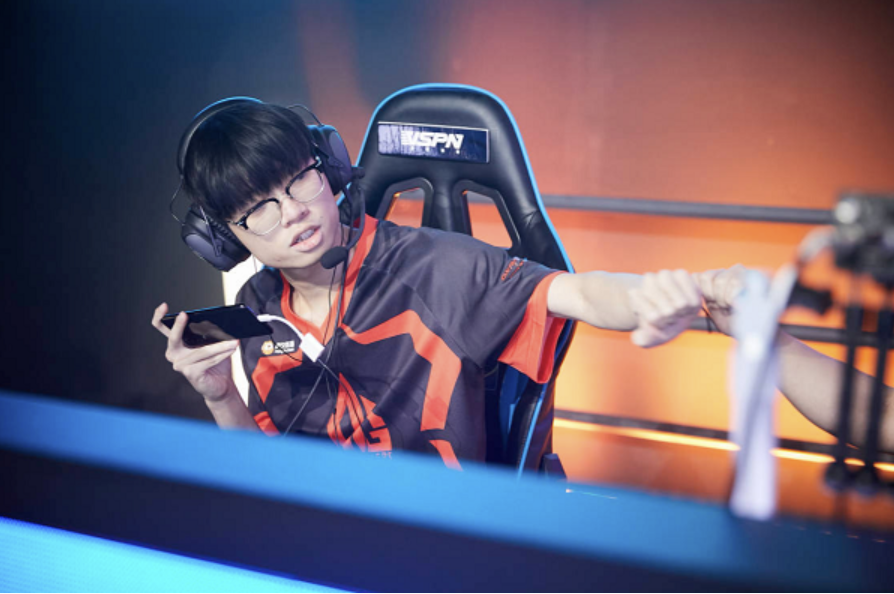 枪战王者：AG踩线入季后赛，总督表态“触底反弹”