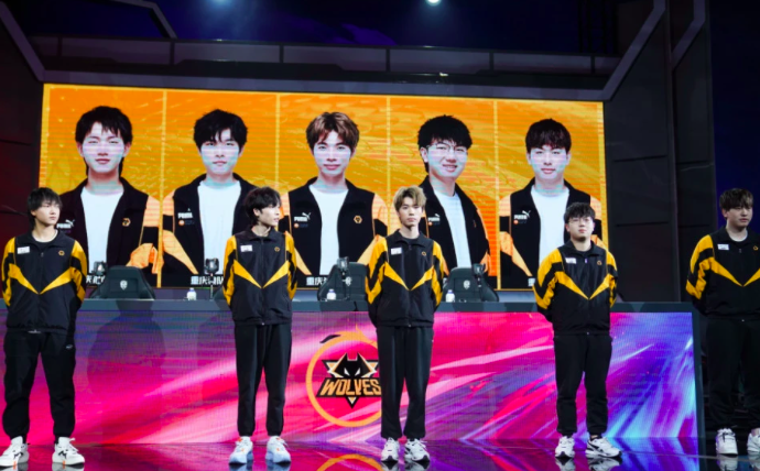 重庆狼队憾负eStar，妖刀绝育玩法打穿易峥