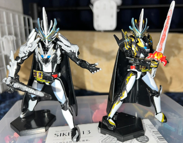 粉丝自制《假面骑士》手办，生存白虎很帅气