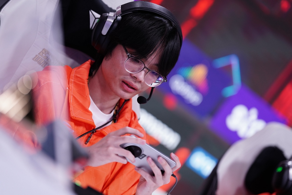 2025决胜巅峰全球季中杯（MSC）小组赛激情开赛，中国战队DFYG首战告负